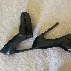 Yves Saint Laurent - Stilettos